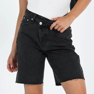 NWT Princess Polly Xena Denim Shorts in Black‎ Size 0